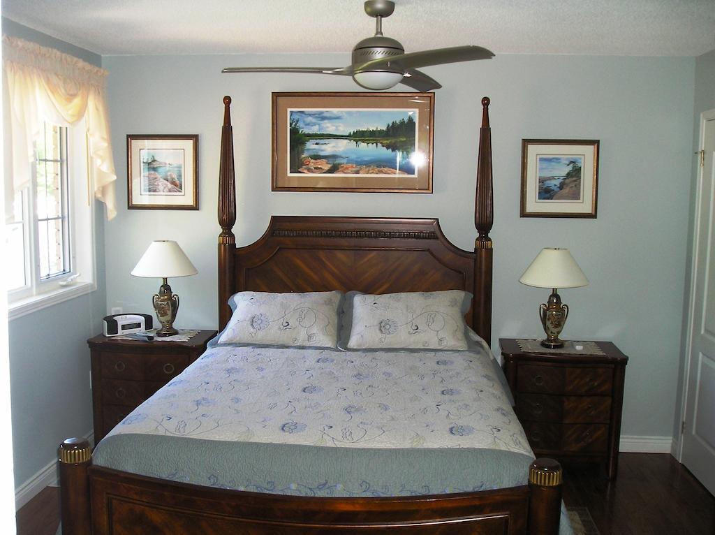 Tucked Inn The Harbour B&B Victoria Harbour Pokój zdjęcie