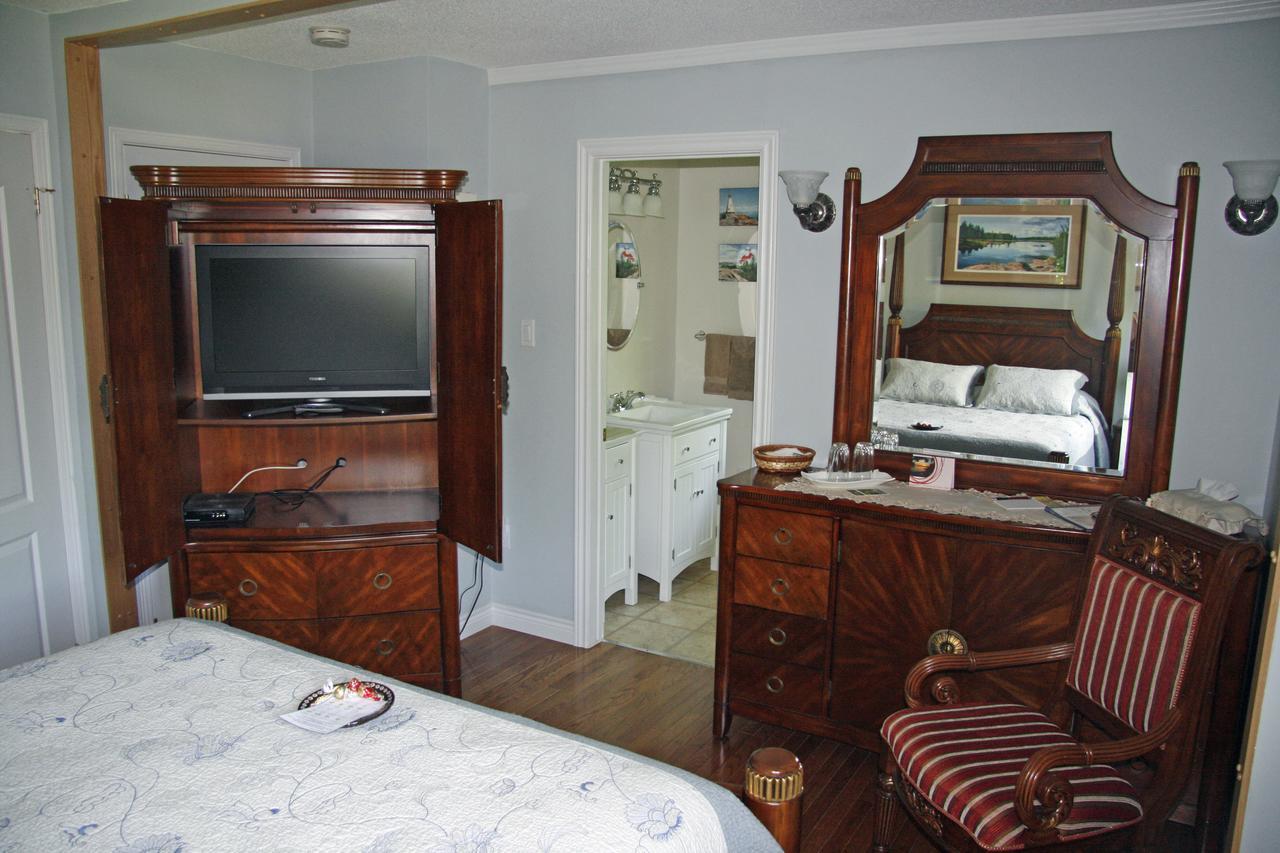 Tucked Inn The Harbour B&B Victoria Harbour Zewnętrze zdjęcie